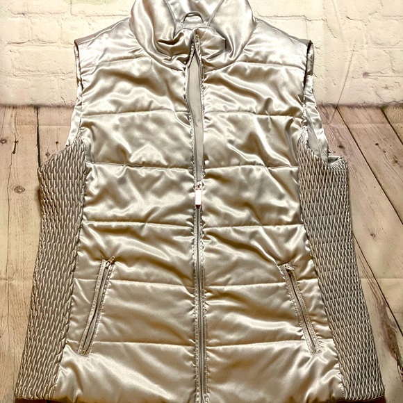 Liz Claiborne Metallic Silver Puffer Vest - Picture 1 of 4